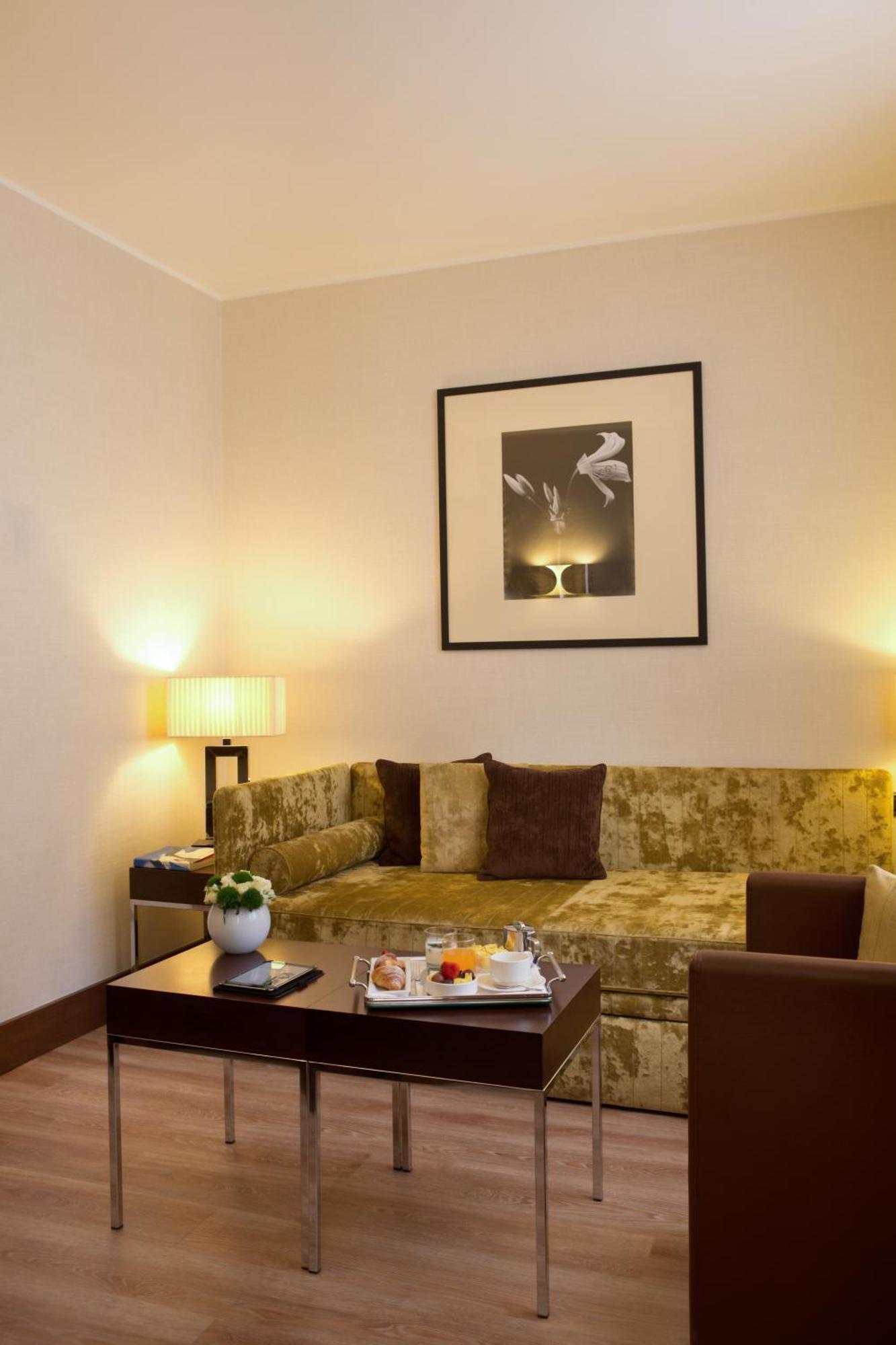 Starhotels Ritz Milano Phòng bức ảnh